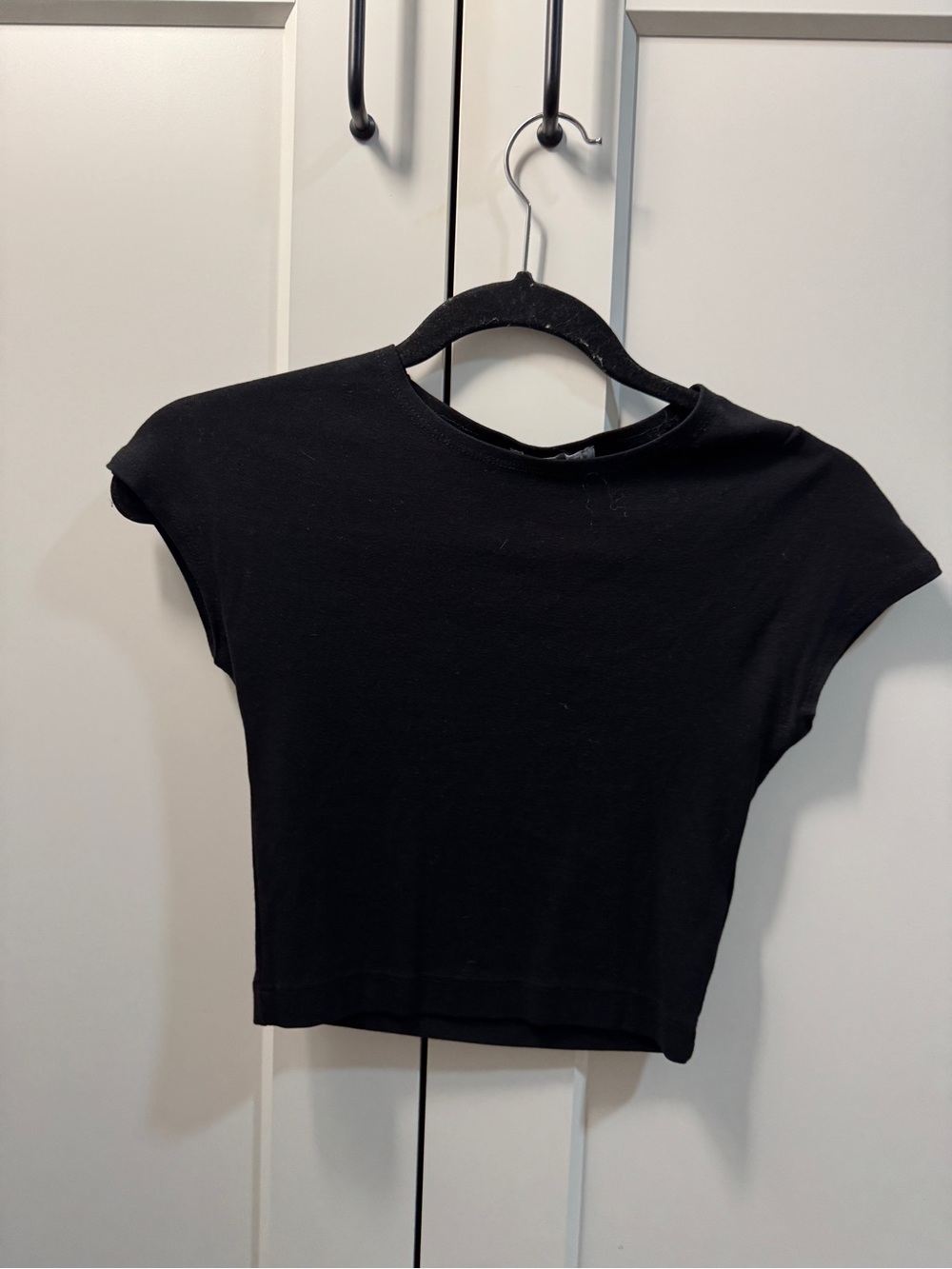 Zara Black Crop Tee — Short Sleeve Crew Neck